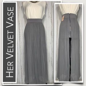 HerVelvetVase “Poetry Pleat” Gray Sheer Maxi Skirt Over Mini Skirt, NWT Small